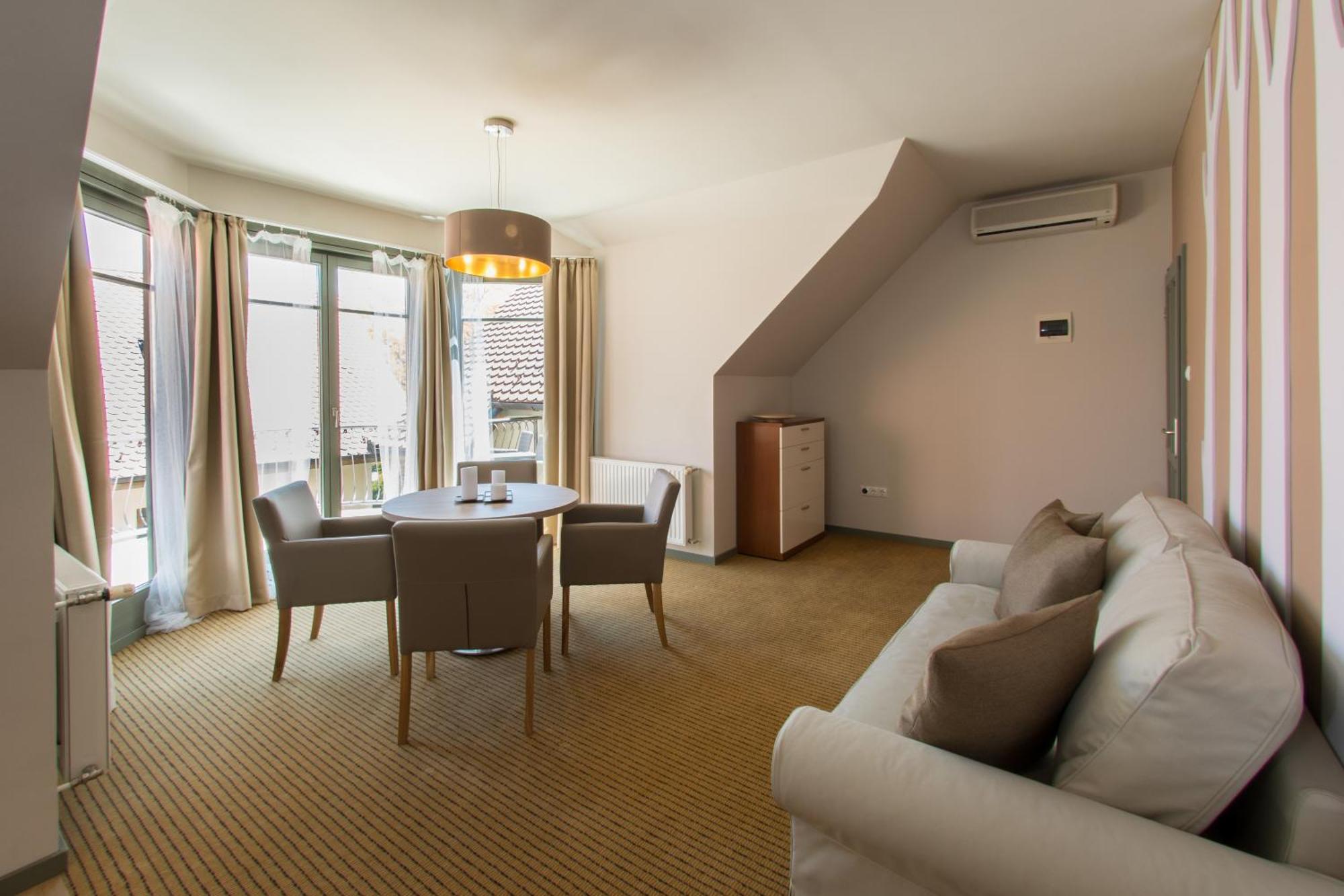 Villa Oliva Boutique Rooms&Spa Zamárdi Esterno foto