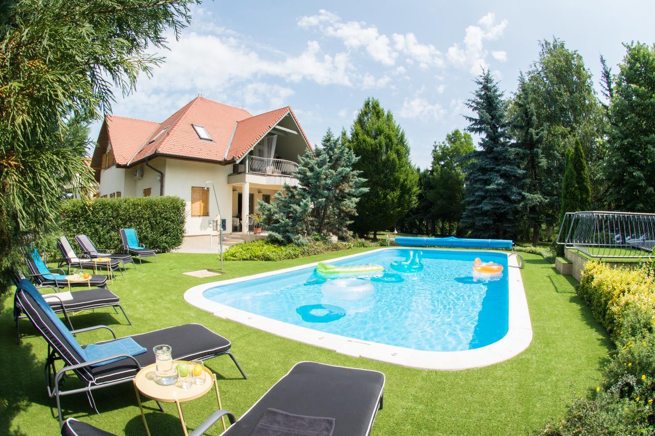 Villa Oliva Boutique Rooms&Spa Zamárdi Esterno foto